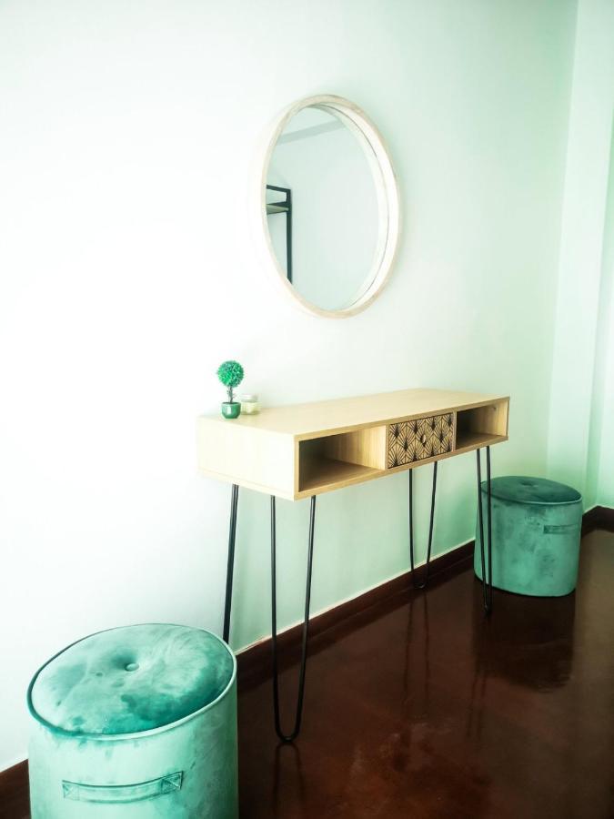 Explore Greece From Colorful City Centre Apartment Chalkís Kültér fotó