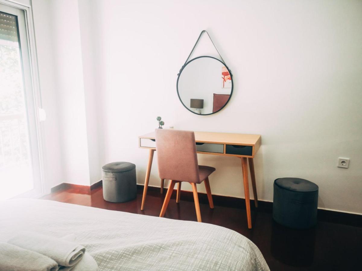 Explore Greece From Colorful City Centre Apartment Chalkís Kültér fotó