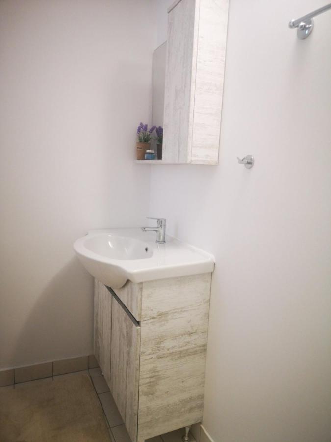 Explore Greece From Colorful City Centre Apartment Chalkís Kültér fotó